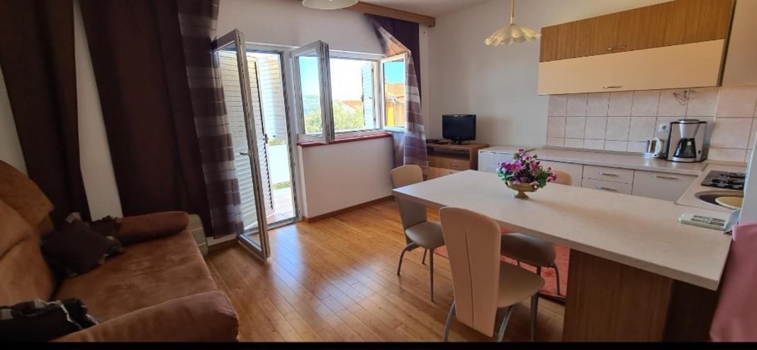 Apartmani Gizela Seget Donji Bilik gambar